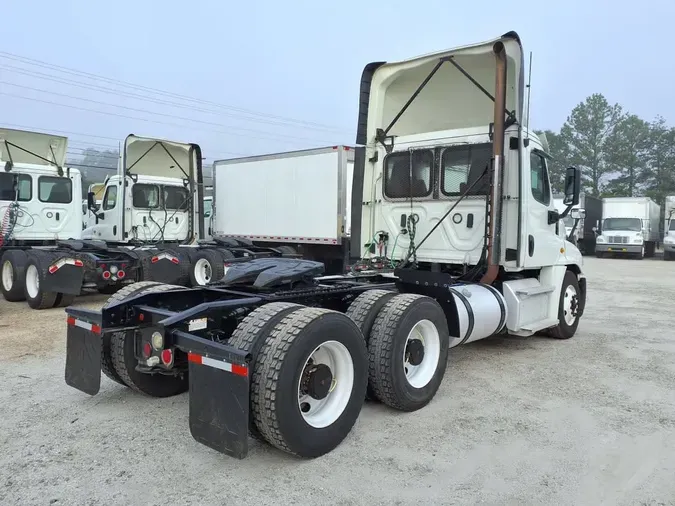 2020 FREIGHTLINER/MERCEDES CASCADIA 125