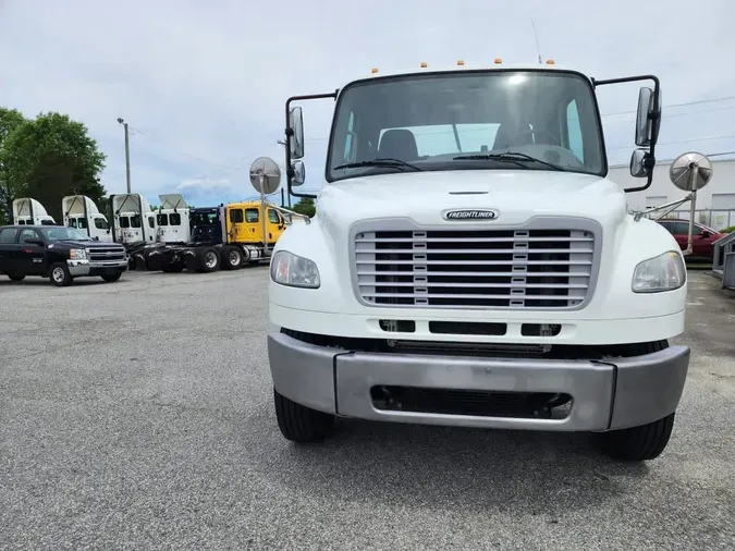 2016 FREIGHTLINER M2 106