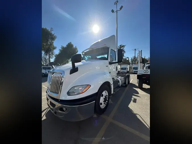 2019 NAVISTAR INTERNATIONAL LT625 DAYCAB T/A