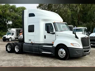 2022 INT LT625 6x4