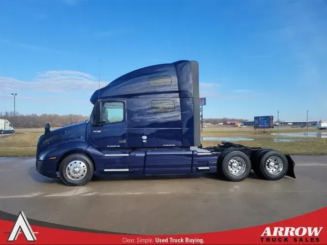 2021 VOLVO VNL760