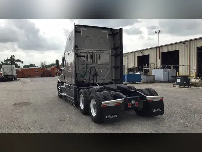 2024 Freightliner Cascadia 126