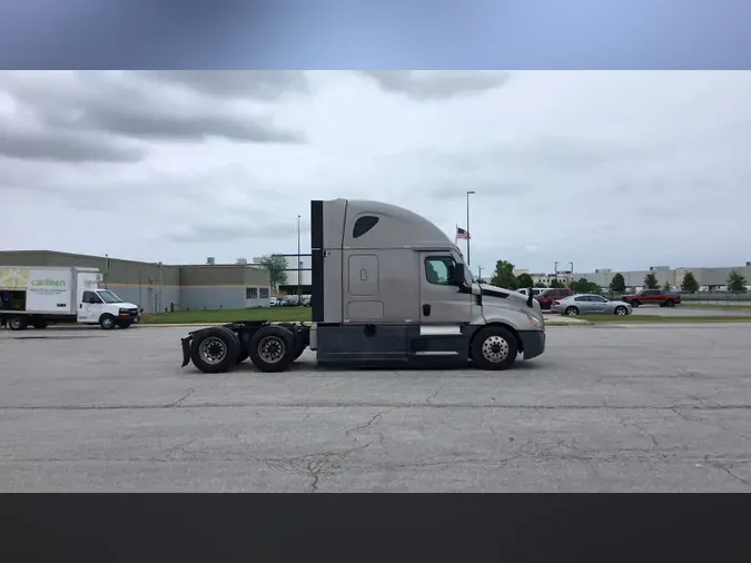 2022 Freightliner Cascadia 126