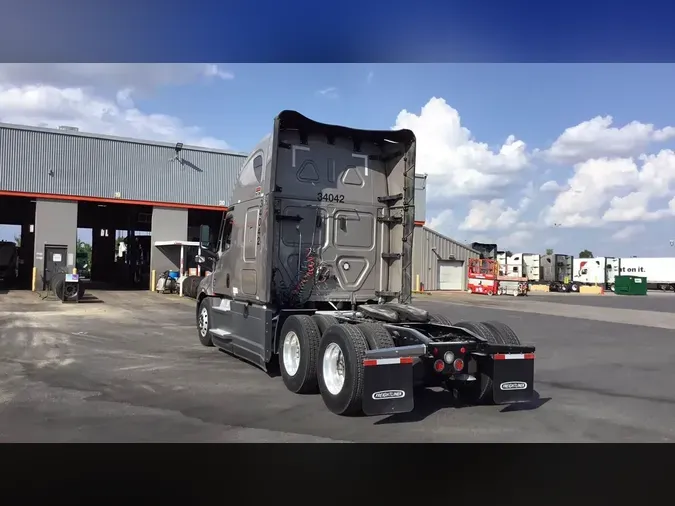 2025 Freightliner Cascadia 126