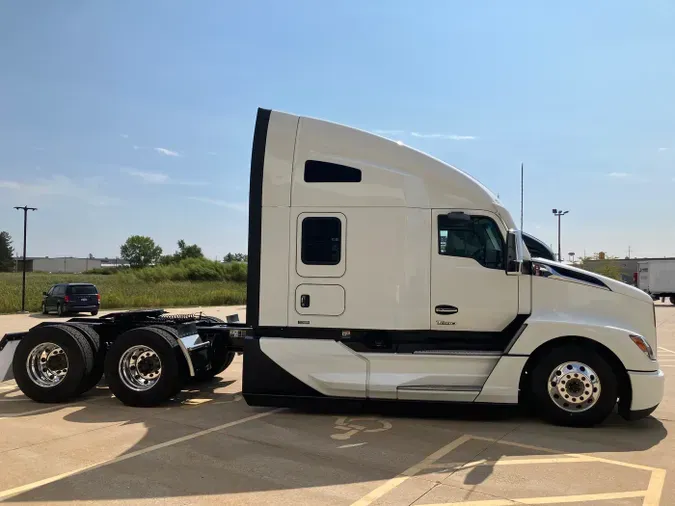 2025 Kenworth T680