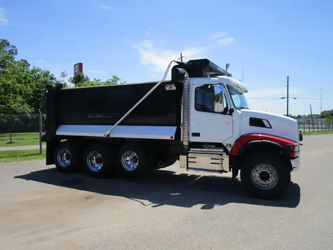 2022 Volvo VHD