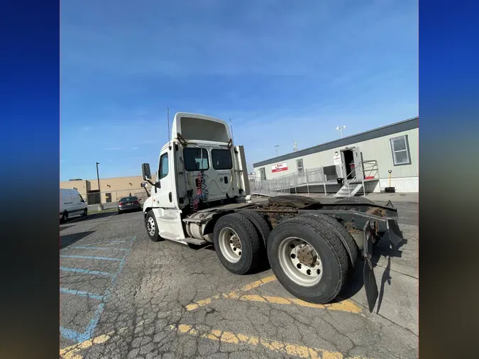 2017 FREIGHTLINER/MERCEDES CASCADIA 125