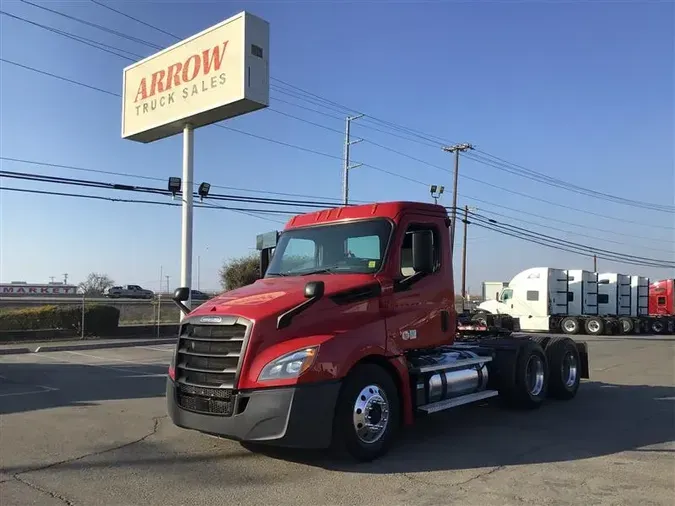 2020 FREIGHTLINER CA126