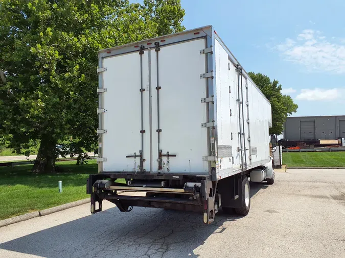 2014 FREIGHTLINER/MERCEDES M2 106