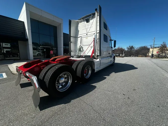 2020 Volvo VNL64T860