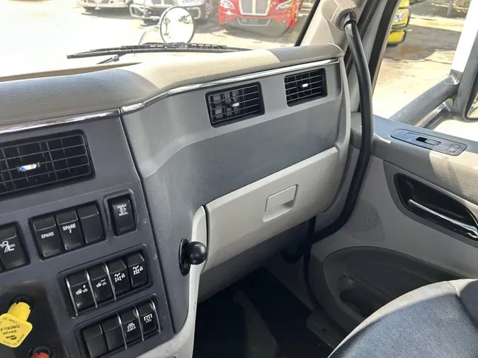 2020 Peterbilt 567