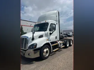 2017 FREIGHTLINER/MERCEDES CASCADIA 113
