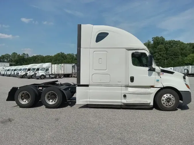 2020 Freightliner T12664ST