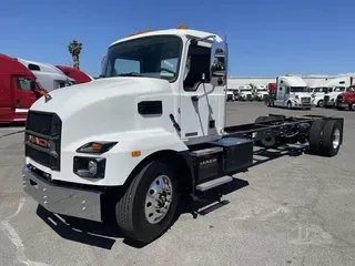 2025 MACK MD6