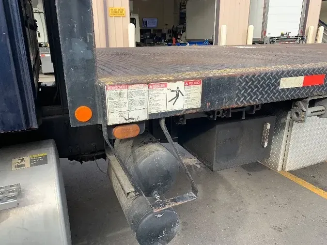 2004 VOLVO VHD64F