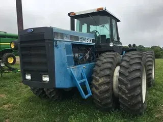 1990 Ford Versatile 876