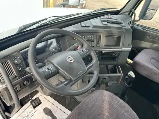 2019 VOLVO VNL64T-3006a4c9bb106077d0fe776edab6a12d27d