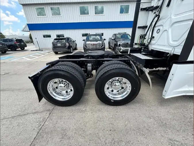 2023 Freightliner Cascadia 126