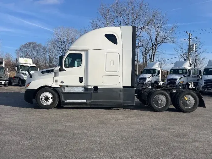 2019 Freightliner T12664ST