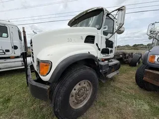 2005 MACK GRANITE CV713