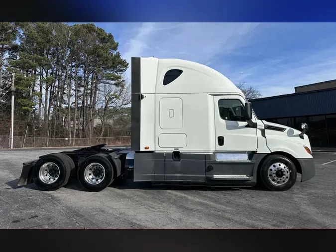 2020 FREIGHTLINER CASCADIA 126