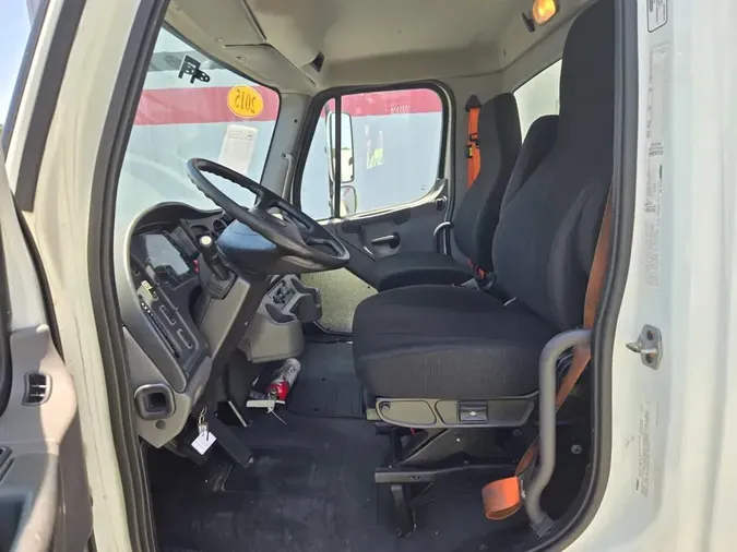 2015 FREIGHTLINER M2 106