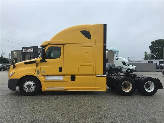 2020 FREIGHTLINER CA126