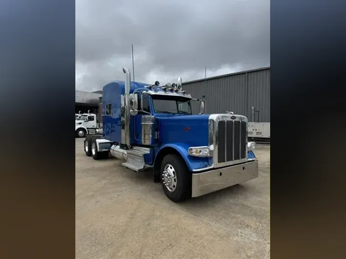 2019 PETERBILT 389