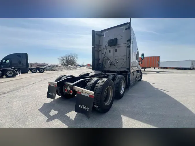 2022 Freightliner Cascadia 126