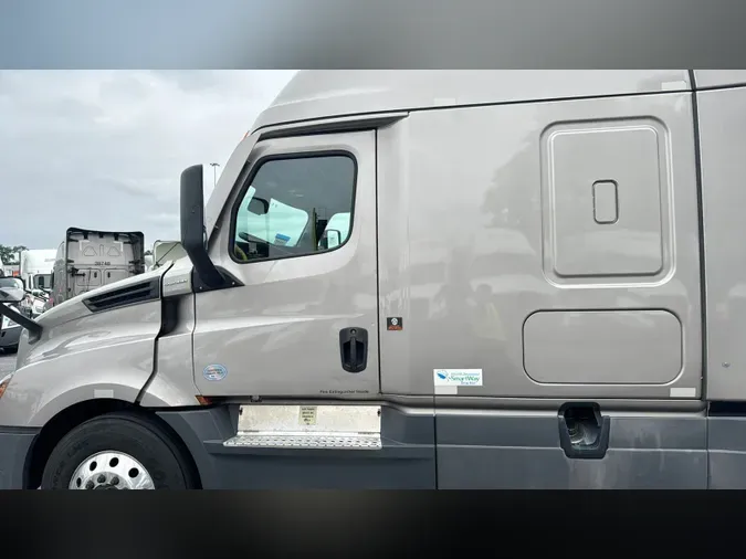 2023 Freightliner Cascadia 126