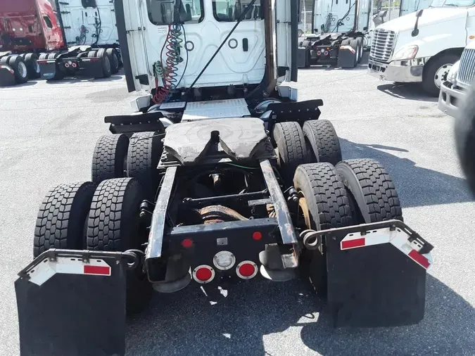 2019 FREIGHTLINER/MERCEDES CASCADIA 125
