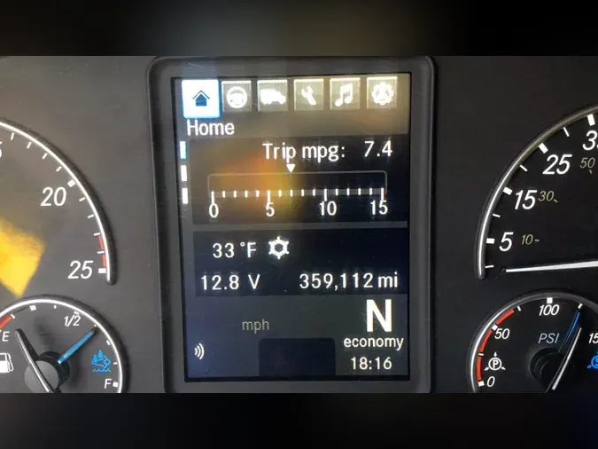 2022 Freightliner Cascadia 126