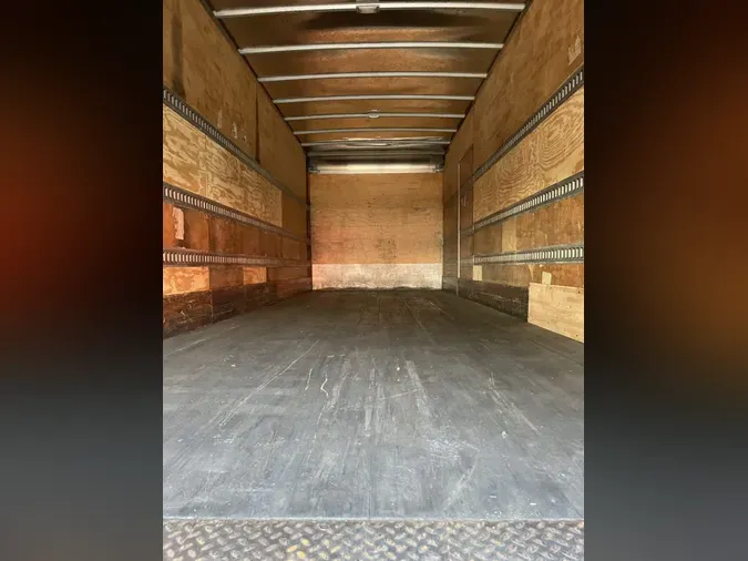 2018 FREIGHTLINER M2 106