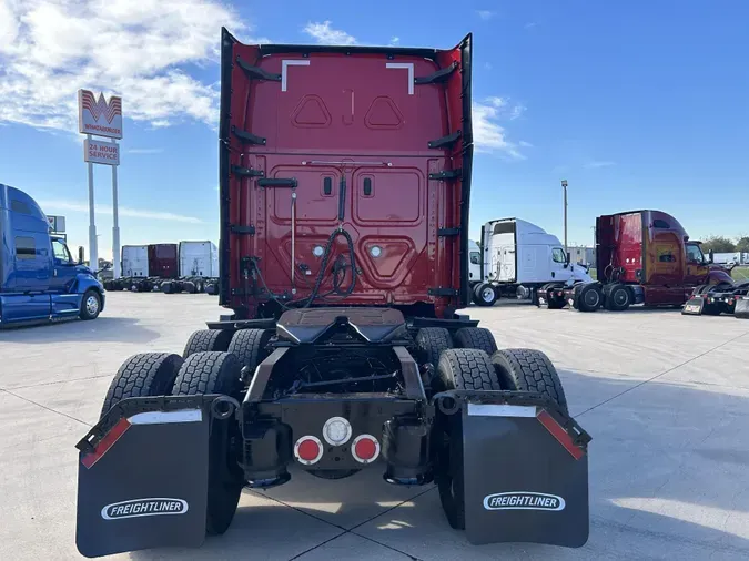 2021 Freightliner Cascadia