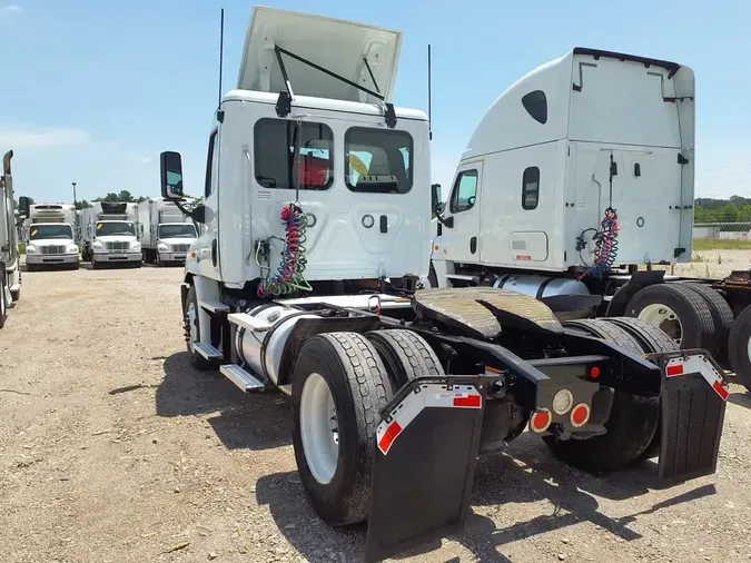 2020 FREIGHTLINER CASCADIA 113