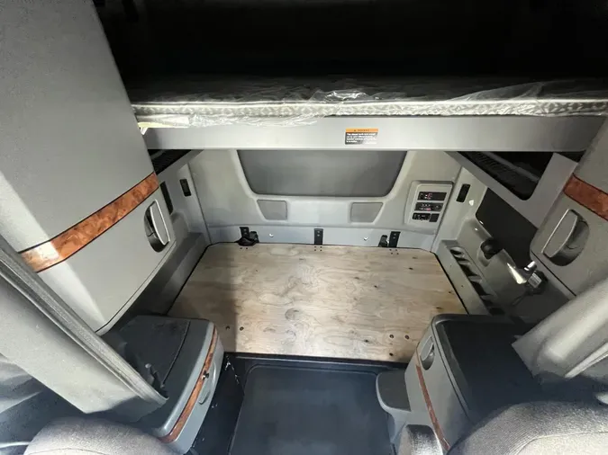 2021 International LT625