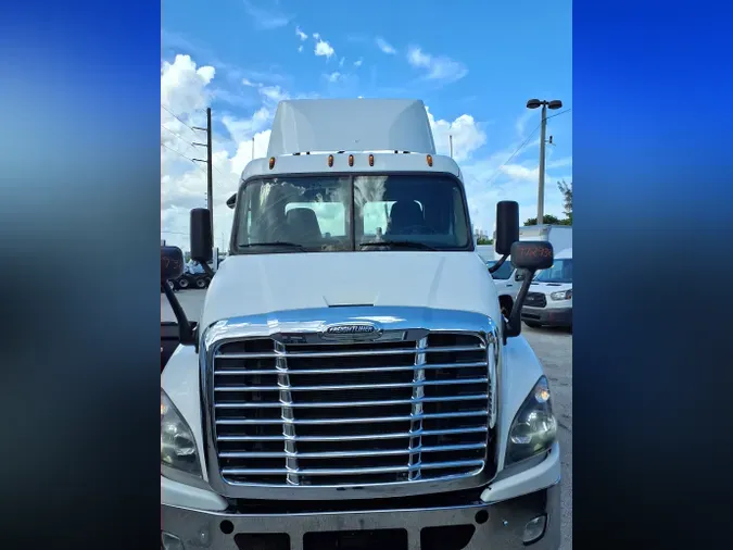 2018 FREIGHTLINER/MERCEDES CASCADIA 125