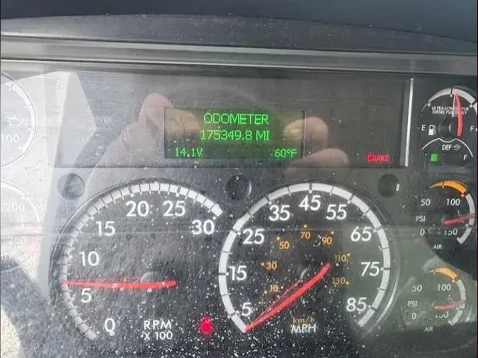 2019 Freightliner Business Class M2 106