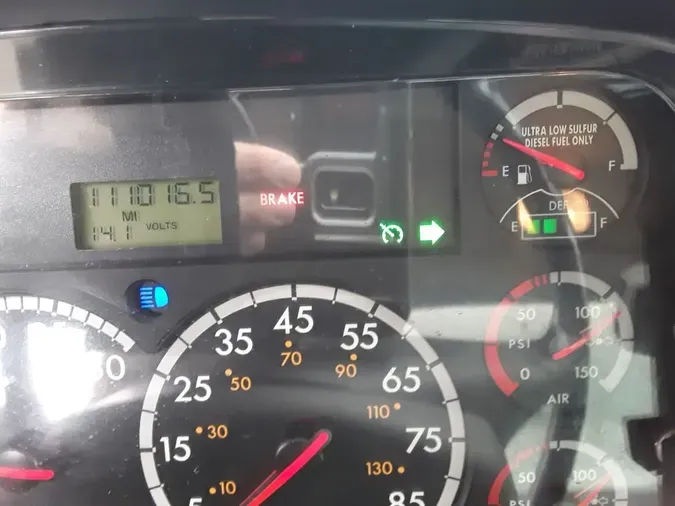 2014 FREIGHTLINER M2 106