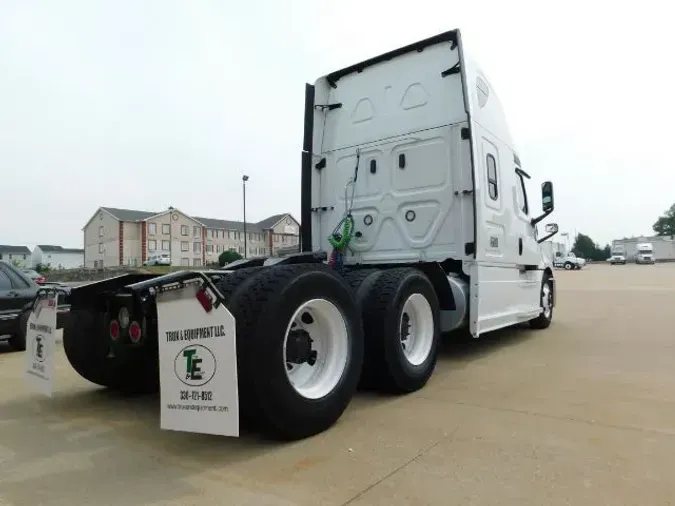 2020 Freightliner New Cascadia 126