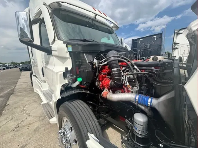2023 Freightliner Cascadia 126