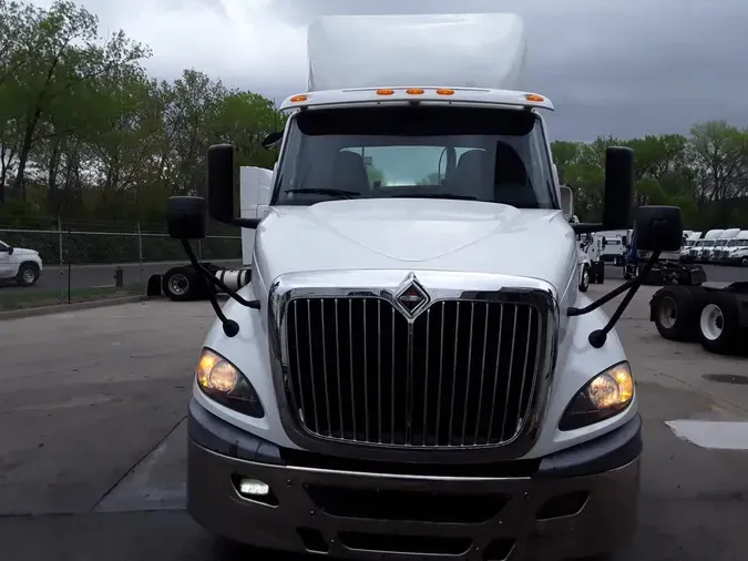 2019 NAVISTAR INTERNATIONAL RH613 DAYCAB S/A