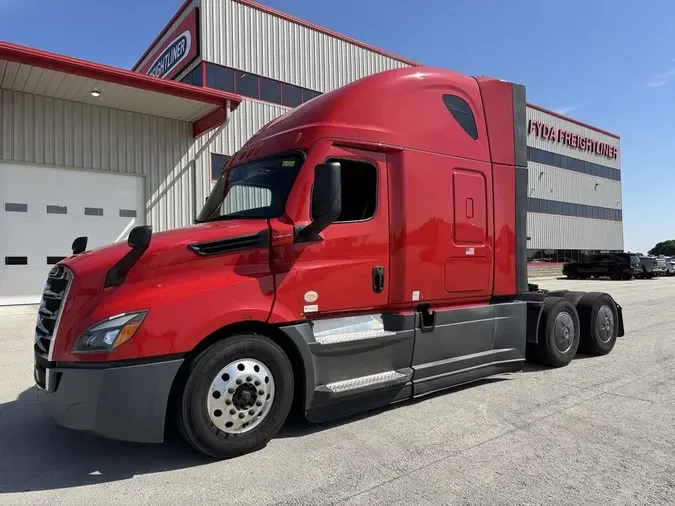 2023 Freightliner Cascadia®6a82471ce8d8f7fb894bbb0b1c11fd40