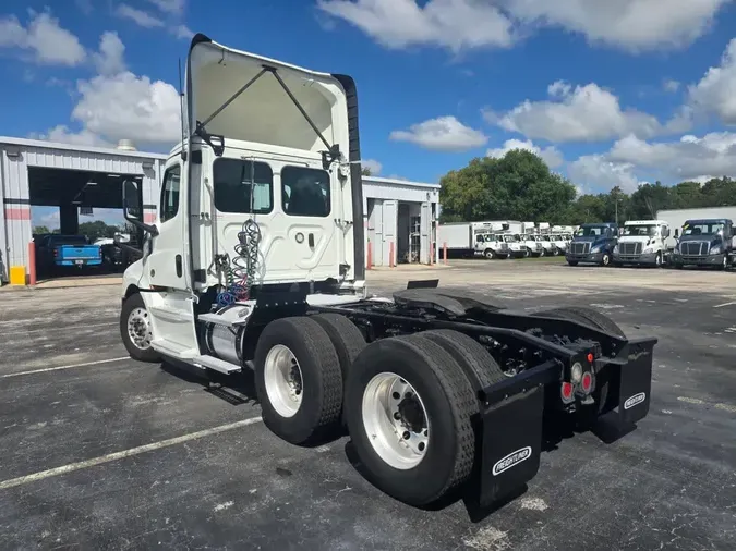 2019 FREIGHTLINER/MERCEDES NEW CASCADIA PX126646a82f623aa270b05b71f0eaedca64a8d