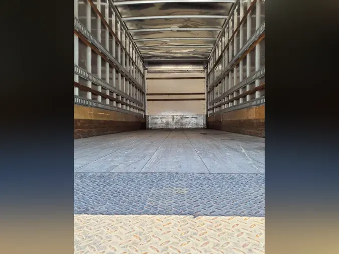 2018 FREIGHTLINER/MERCEDES M2 106