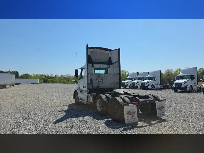 2020 Volvo VNL300