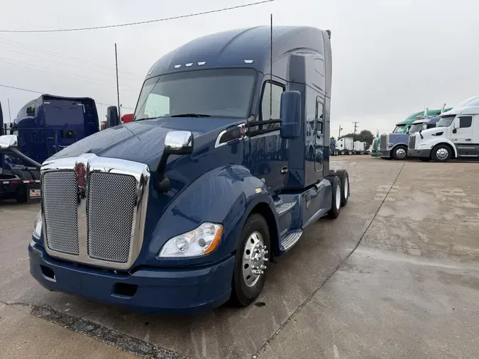 2022 Kenworth T680