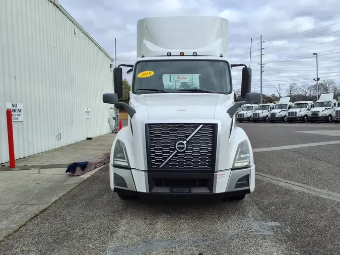 2019 VOLVO VNL64T-300