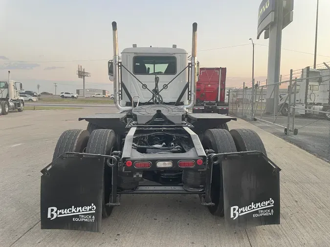 2019 MACK PI64T