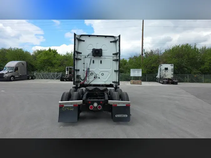 2021 Freightliner Cascadia 126